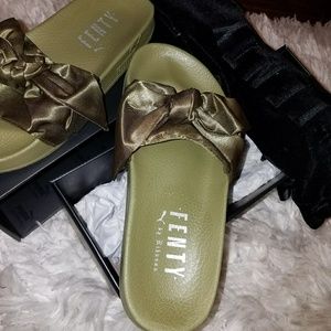 RiRi FENTY SLIDE NIB